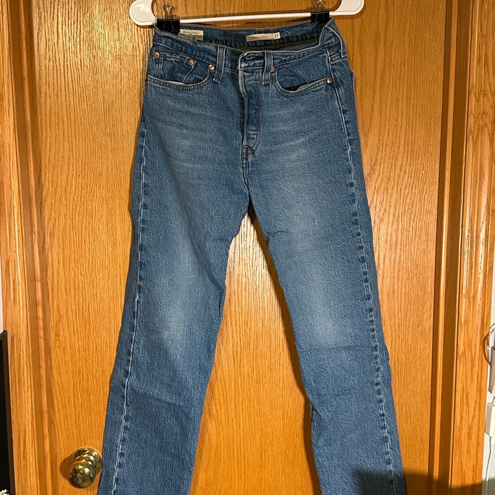 Levi’s wedgie straight medium wash jeans